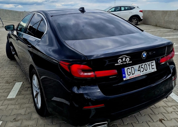 BMW Seria 5 cena 159900 przebieg: 29000, rok produkcji 2021 z Gdańsk małe 121